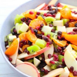 Recipes With Mandarin Oranges, Thanksgiving Fruit Salad, California Salad, Mandarine Recipes, Salty Side Dish, Carrot Raisin Salad, Thanksgiving Fruit, Winter Fruit Salad, Dressing For Fruit Salad