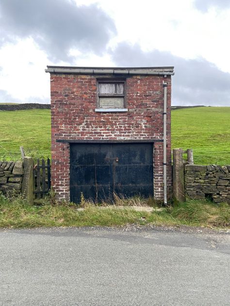 Small Brick Building, Brick Garage, Small Prefab Cabins, Silent House, Buy A Tiny House, Derelict Buildings, Shotgun House, Building Painting, Old Garage