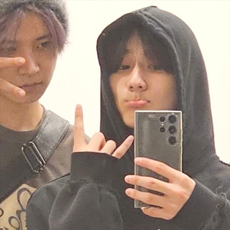 ⸜(｡ ˙Ⱉ˙ )⸝  ཐི♡ཋྀ heeseung & jungwon matching lq icon #heeseung #jungwon Enhypen Matching, Couples Jokes, Win My Heart, Bts Chibi, Body Love, Matching Pfps, Kpop Guys, Blue Aesthetic, Pet Names