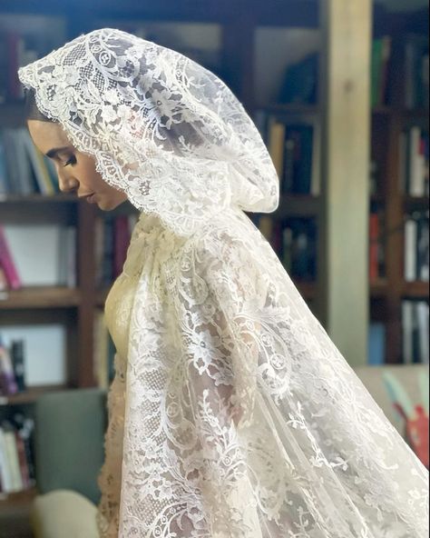 lily collins Romanian Wedding, Wedding Cloak, Bride Dress Simple, Formal Clothes, Vintage Lace Weddings, Crazy Eyes, Wedding Cape, Bridal Cape, Dream Wedding Ideas Dresses