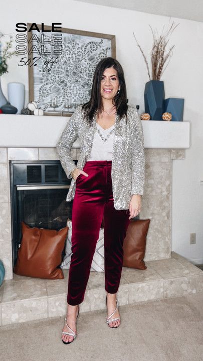 Burgundy Velvet Pants Outfit, Velvet Pants Outfit Party, Red Velvet Pants Outfit, Velvet Pants Outfit Winter, Sequin Blouse Outfit, Christmas Blazer Outfit, Christmas Outfit Fancy, Christmas Work Party Outfit, Fancy Christmas Outfit