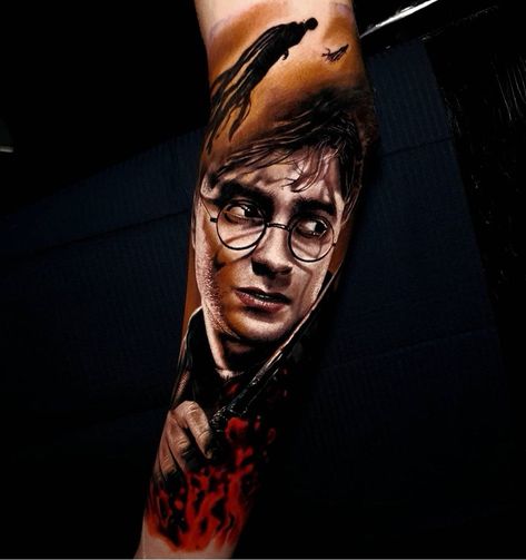 Steve Butcher Tattoo, Tattoo Harry Potter, Harry Potter Portraits, Hogwarts Tattoo, Bio Organic Tattoo, Game Of Thrones Tattoo, Chicano Tattoos Sleeve, Hyper Realistic Tattoo, Organic Tattoo