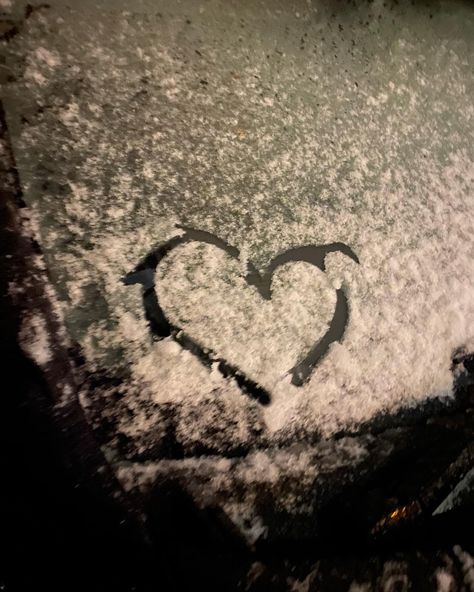 heart drawn in snow on a windshield Heart In Snow Aesthetic, Frozen Heart Aesthetic, Heart In Snow, Snow Love, Aesthetic Snow, Snow Aesthetic, Oc Board, Frozen Heart, Academia Aesthetic