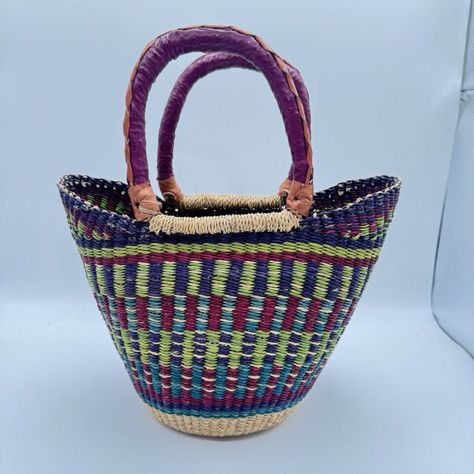 Elevate your handbag game with these unique vintage finds! From woven raffia to luxe leather, there's a style for every fashionista. #VintageFinds #HandbagObsessed 🌟👜  #Leather #TrueVintage #Elegant #EtienneAigner #Tweed #Munich #Structured #Equestrian #Germany #Bohemian #Retro #Designer #Italy #Luxury #eBay #eBayStore #eBaySeller Raffia Basket, African Theme, Medium Sized Bags, Top Handbags, Basket Design, Woven Raffia, African Inspired, Affordable Clothes, Open Top