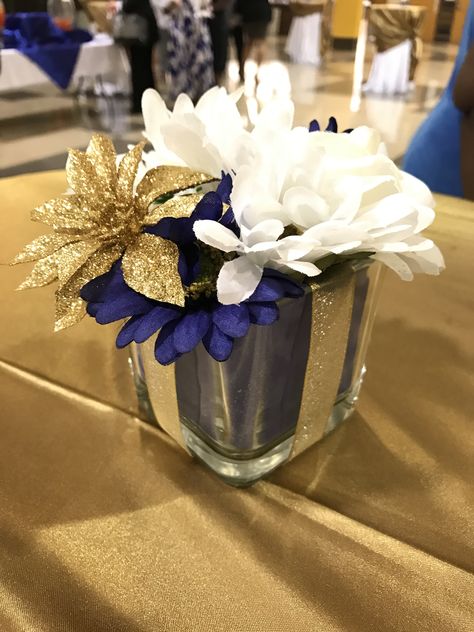 Navy Blue, White and Gold Cocktail Reception Centerpiece Navy Wedding Centerpieces, Wedding Reception White, White Wedding Centerpieces, Gold Wedding Centerpieces, Navy Blue And Gold Wedding, Blue Wedding Centerpieces, Blue Gold Wedding, Gold Graduation Party, White Wedding Decorations