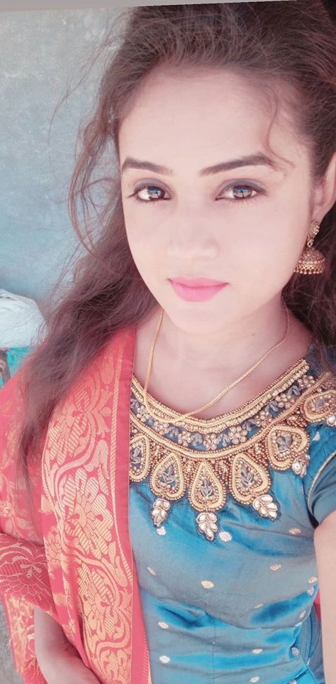 Sayli Patil, Uk Girl, Beautiful Wedding Makeup, Alien Girl, Shiva Photos, College Girl, Islamic Girl, India Beauty, Desi Beauty