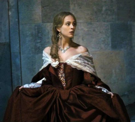 Angelique Targaryen Children, Lannister Fashion, 17 Century Dress, Daenys Targaryen, 1600 Dress, Jaehaera Targaryen, Aegon Iii, Rhaella Targaryen, Nora Arnezeder