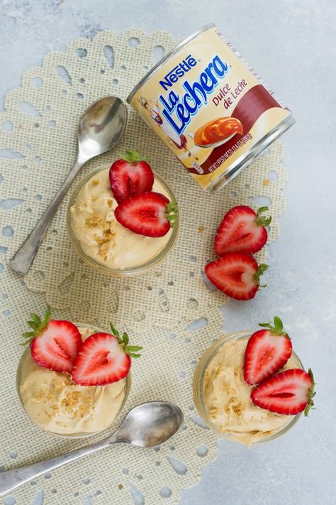 No-Bake Dulce de Leche Cheesecake ~ Sweet and delicious cheesecake flavored with dulce de leche and topped with fresh strawberries. #ad #LaLecheraNoBake La Lechera Recipes, Yogurt Dessert, Condensed Milk Recipes, Iced Sugar Cookies, Bake Recipes, Pretty Dessert, Eagle Brand, Business Startup, Sweet Pie