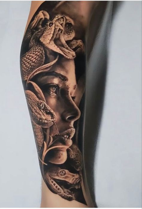 Medusa Tattoo Design Realism, Snake Tattoo Design Arm, Medusa Portrait Tattoo, Madussa Tattoo Design, Madussa Tattoo, Tattoo Medusa, Carcase Iphone, Yuumei Art, Greek God Tattoo