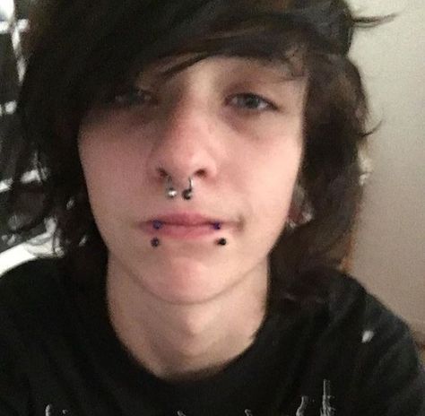 Yuki_Cakeinator on Instagram and Twitter Emo Guy Face Claim, Emo Boy Face Claims, Emo Face Claims, Scene Kid Hair, Tattoos Emo, Emo Piercings, Boys With Piercings, Emo Boy Hair, Scene Jewelry