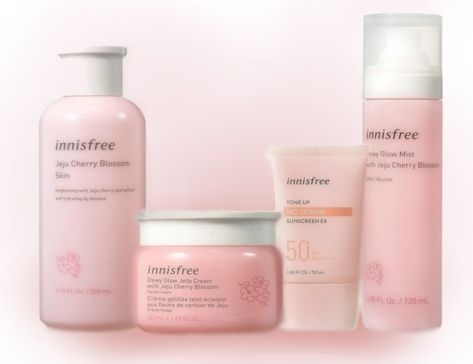 Pink, Innisfree, Wonyoung, skin care Wonyoungism Wishlist, Wonyoungism Products, Wonyoungism Aesthetic, Innisfree Skincare, Top Makeup Products, Pretty Skin Care, Pretty Skin, Pink Makeup, روتين العناية بالبشرة