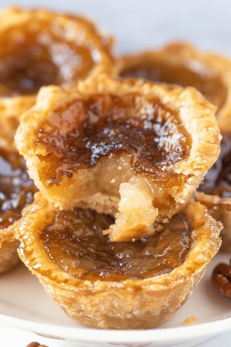 Butter Tarts Chocolate Chip Butter Tarts, Gooey Butter Tarts, Butter Tarts With Corn Syrup, Butter Tarts No Corn Syrup, Pecan Butter Tarts, Butter Tarts Recipe, Canadian Butter Tarts, Homemade Pastry, Pecan Tarts