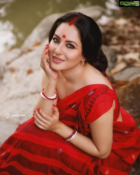 Actress Pooja Bose Top 100 Instagram Photos and Posts - Gethu Cinema Pooja Banerjee, Pooja Bose, Puja Banerjee, Wide Photo, Beautiful Costumes, Beautiful Women Over 40, West Bengal, Beautiful Smile Women, India Beauty