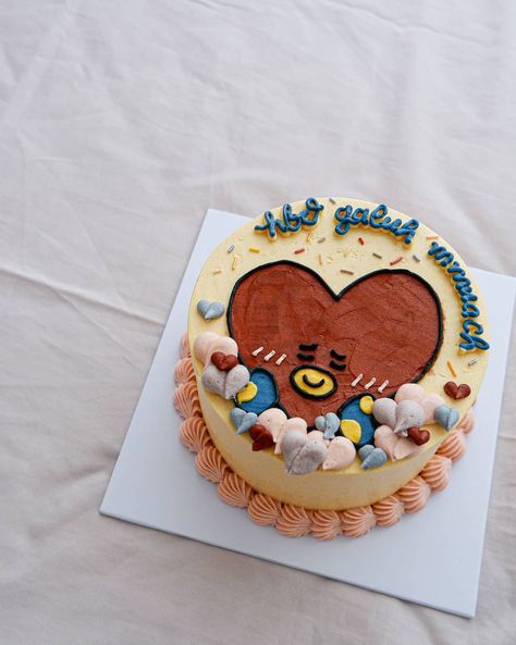 korean tata bt21 simple cute cake Tata Cake Bt21, Cake Bt 21, Korean Cake Bt21, Korean Cake Bts, Bts Cake Simple, Bt21 Cake, 26 Birthday Cake, Tata Bt21, Bts Cake