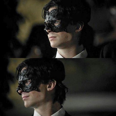 Masquerade Ball Men, Masked Ball Outfit, Masquerade Ball Aesthetic, Masquerade Men, Masquerade Party Dresses, Vampire Mask, Damon And Stefan Salvatore, Masquerade Outfit, Masquerade Ball Party