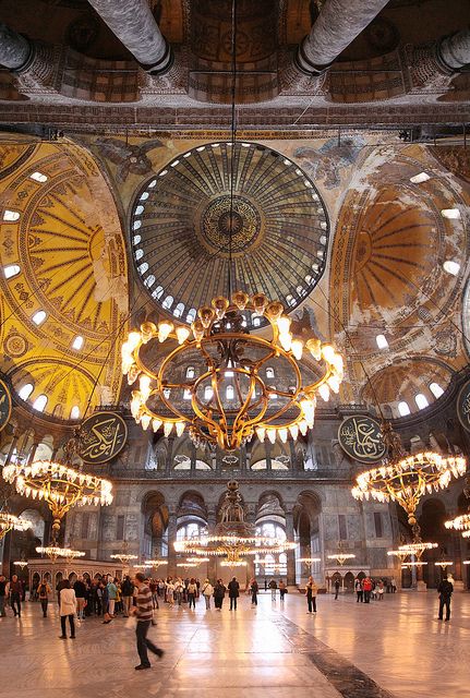 Istanbul Tourist Attractions, Hagia Sofia, Aya Sofia, Fantasy Architecture, Historic Architecture, Hagia Sophia, Byzantine Icons, Ottoman Empire, Stone Work