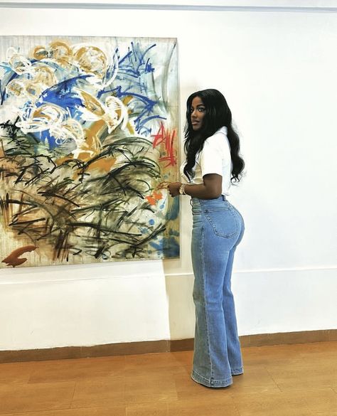 Museum Outfit Black Women, Museum Outfit Black, Art Museum Aesthetic Outfit, Museum Aesthetic Outfit, Trouser Fits, Slay Clothes, White Denim Outfit, Art Museum Aesthetic, Art Gallery Outfit