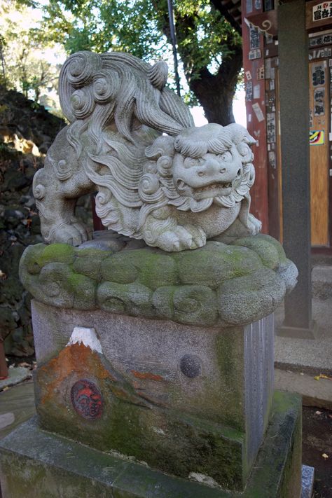 Komainu (shrine guardian dog) on Mt.Fuji ,Shinagawa Komainu Art, Foo Dog Tattoo, Guardian Dog, Guardian Lion, Lion Statue, Stone Lion, Fu Dog, Foo Dogs, Lion Dog