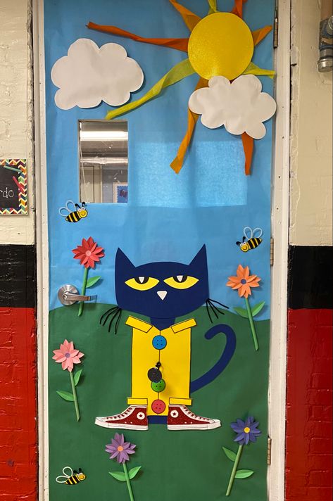 Welcome Prek Classroom Door, Door Design Preschool, Pete The Cat Classroom Door Ideas, 1st Grade Door Ideas, Welcome Preschool Door, Spring School Door Decorations, Spring Preschool Door Ideas, Preschool Door Decorations Welcome, Welcome Classroom Door Ideas