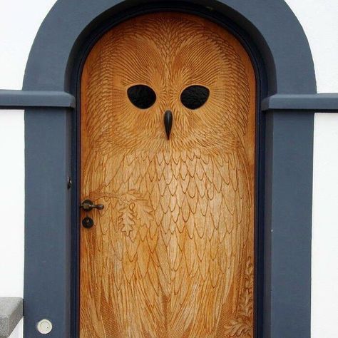 Sweet Paul Magazine, Owl Door, Carpentry And Joinery, Wooden Owl, Woodworking Wood, Wood Working For Beginners, Woodworking Furniture, Cozy Home, Woodworking Tips