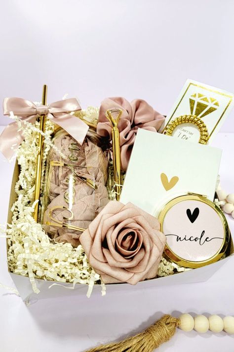 Personalized Bridesmaid Proposal Box
16oz Glass Tumbler with Bamboo Lid & Gold Straw personalized with recipient name in Gold vinyl letters
Gold Straw with a Satin Bow to work with the color of your bridesmaid proposal gift set
Satin Hair Scrunchie (I Can't Say I Do Without You) on Gold or Rose Gold DIAMOND CARD
Gold Coil Hair Tie (I Can't Say I Do Without You) on Gold or Rose Gold DIAMOND CARD
Gold accented Diamond Pen
Gold Personalized Compact Mirror to match your chosen box design
Foam Rose Jr Bridesmaid Proposal, Boho Bridesmaid Proposal, Will You Be My Bridesmaid Gifts, Ways To Propose, Bridesmaid Boxes, Sage Green Wedding, Bridesmaid Gift Boxes, Bridesmaid Box, Boho Bridesmaid