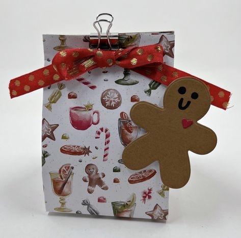 Christmas Candy Bags Ideas, Ghiradelli Treat Holder, Xmas Paper Crafts, Diy Candy Bags, Candy Bags Ideas, Christmas Treat Holders, Christmas Treats Holders, Christmas Treats Boxes, Christmas Candy Bag