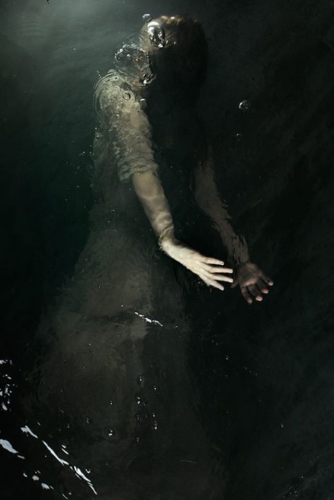 Mira Nedyalkova Contemporary Art Photography, Yennefer Of Vengerberg, Arte Obscura, Colorful Portrait, Trik Fotografi, Ethereal Art, Dark Photography, Underwater Photography, Draco Malfoy