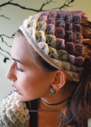 Crochet Dragon Hat, Kerchief Pattern, Crochet Kerchief, Stitch Head, Crochet Dragon Pattern, Crochet Headband Pattern Free, Crochet Bandana, Stitch Crochet, Popular Crochet