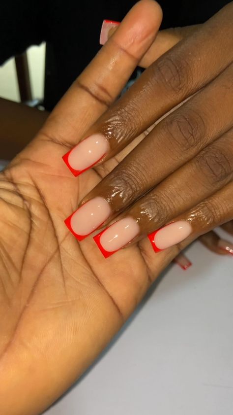 Red Nails 2023 Trends, Red Nails On Black Women, Short Red Nails Ideas, Red Nails On Dark Skin, Red Nails Black Women, Nailart Red, Red Wedding Nails, Cute Red Nails, Nail Guide