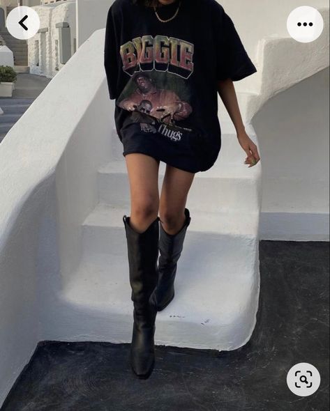 Big Tee Shirt Outfits Concert, Oversized Shirt Knee High Boots, Oversized Tee And Knee High Boots, Tshirt Going Out Outfit, Baddie Rock Outfits, Oversized Tshirt Boots Outfit, Tshirt And Miniskirt Outfit, Oversized Shirt With Boots, Boots And Oversized Shirt