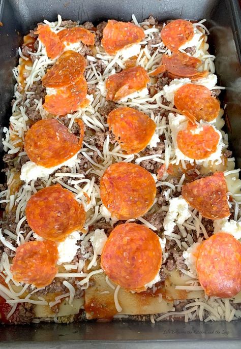 Easy Homemade Lasagna with Pepperoni Lasagna With Pepperoni, Easy Homemade Lasagna, Pepperoni Recipes, Lasagna Soup Recipe, Lasagna Ingredients, Homemade Lasagna, Lasagna Pasta, Homemade Marinara, My Recipes