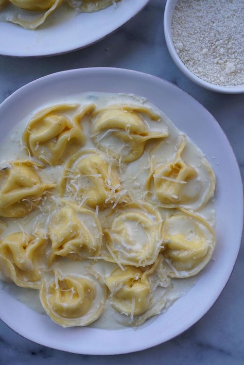 Truffle Tortellini, Gorgonzola Cream Sauce, Chic Food, Semolina Flour, Truffle Pasta, Types Of Flour, White Truffle, Parmigiano Reggiano, 2 Eggs