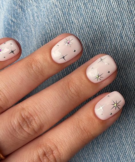 Cute starry nail art 🥹✨🤍 swipe left for tutorial👀 Using @kiaraskynails • Snow Bunny • Silver Fox gel pod • Nail Art Brush - Liner (S) code SIMLYNAIL10 to save 10% ring @bohomoon - code SIMLYNAIL10 to save 10% *affiliate _____ #nailart #summernails #nailinspo #nailinspodaily #nailinspiration #cutenails #prettynails #kiaraskynails #girlynails #gelnails #starnails #shortnails Cute Trendy Nail Designs, Unique Nail Ideas, Starry Nails, Trendy Nail Designs, Cute Short Nails, Bunny Nails, Manicure Inspiration, Snow Bunny, Art Brush