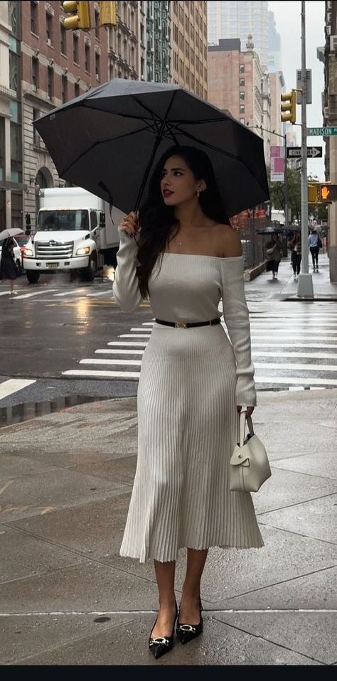 Red Lips Outfit, Fall Rainy Day Outfits, Fashion Creator, Trendy Outfits Winter, Ootd Inspo, Elegant Fall, Rainy Day Outfit, Day Outfit, Formal Outfit