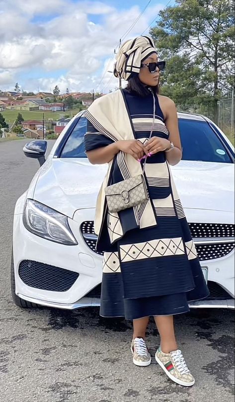 Xhosa Modern Dresses, South African Traditional Dresses Modern South African Traditional Dresses, Umbaco Xhosa Skirt, Xhosa Outfits Traditional Dresses, Umbhaco Xhosa Skirts, Umbhaco Xhosa Designs Black And White, Mgidi Xhosa Outfits, Black And White Xhosa Attire For Ladies, Modern Xhosa Attire For Ladies