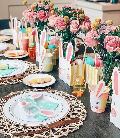 Easter Tablescape | Spring | graceallure_ Easter Picnic Ideas For Kids, Picnic Ideas For Kids, Easter Picnic Ideas, Easter Table Scape, Easter Celebration Ideas, Kids Easter Table, Easter Picnic, Easter Egg Hunt Party, Hello Party