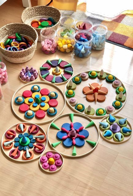 Mandala Loose Parts, Reggio Emilia Preschool Activities, Froebel Activities, Grapat Ideas, Open Ended Play Ideas, Instagram Invitation, Art Provocations, Loose Part, Invitation To Create