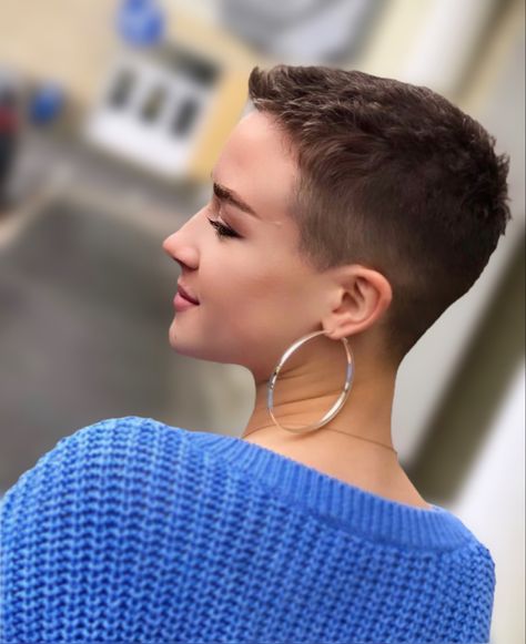 Short Punk Haircuts, Punk Haircut, Super Short Pixie, Super Short Haircuts, Buzz Cut Hairstyles, Buzzed Hair, Really Short Hair, Short Hair Pixie Cuts, Super Short Hair