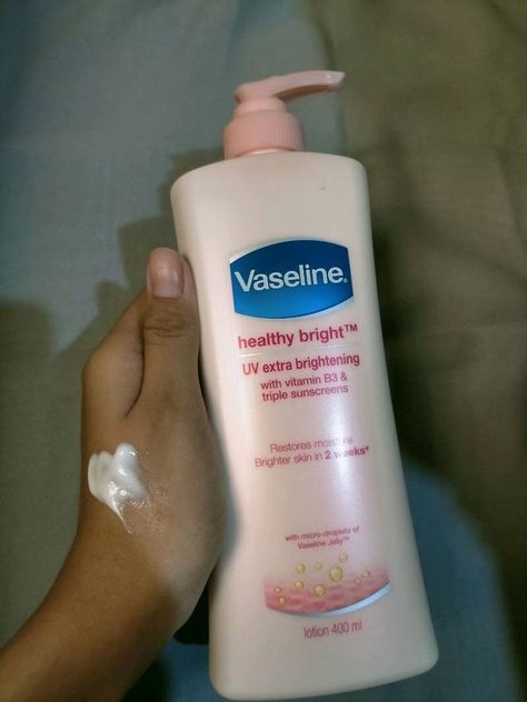 Hand Body Vaseline, Sunscreen Body Lotion, Vaseline Body Lotion, Pedicure Tips, Beauty Recipes Hair, Skin Care Routine Order, Skin Lightening Cream, Natural Face Skin Care, Serious Skin Care