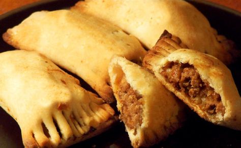 English Pasties Recipes, How To Make Beef Pasties, Meat And Potato Pasties, Cornish Beef Pasties 12 Tomatoes, Beef Pasties, Pasties Recipes, Savory Pies, Beef And Potatoes, Foreign Food