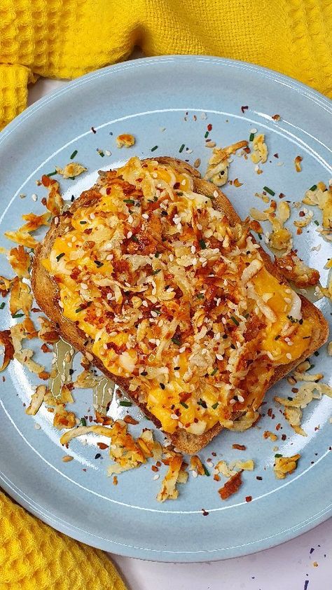 Emily Scott | Breakfast Ideas (@whatiateforbreakfast) posted on Instagram: “GRATED HALLOUMI TOAST 🧀🍞. Remember the grated boiled egg on toast trend that everyone was trying a few months ago? I gave it a go and…” • Jun 30, 2022 at 6:58am UTC Boiled Egg On Toast, Halloumi Toast, Grated Halloumi, Egg On Toast, Emily Scott, Breakfast Lovers, Brunch Time, Sweet Chilli Sauce, Egg Toast