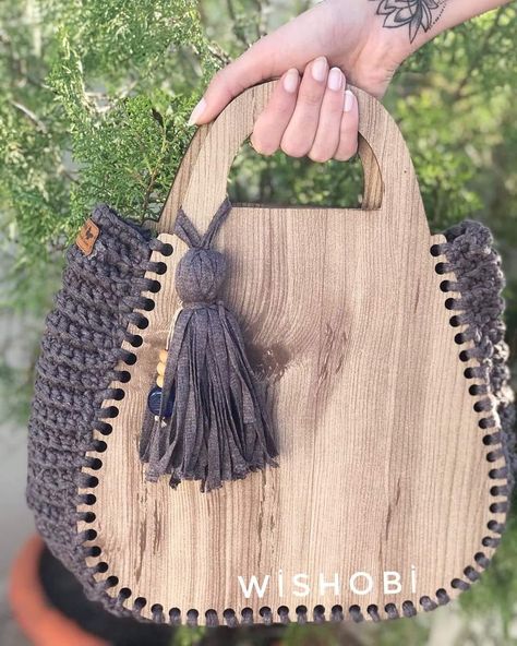 Diy Tas, Boho Chic Bags, Wooden Purse, Diy Crochet Bag, Wooden Bag, Handpainted Bags, Crochet Bag Pattern Free, Diy Bags Purses, Crochet Handbags Patterns