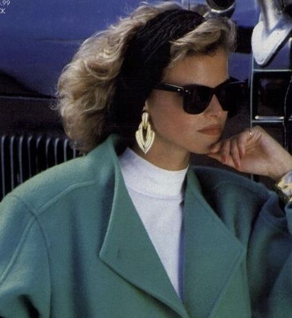 1980s Glamour, 80’s Aesthetic, The 80s Fashion, Look 80s, 1980s Fashion, Vintage Blazer, Mode Vintage, Vintage Beauty, 80s Fashion