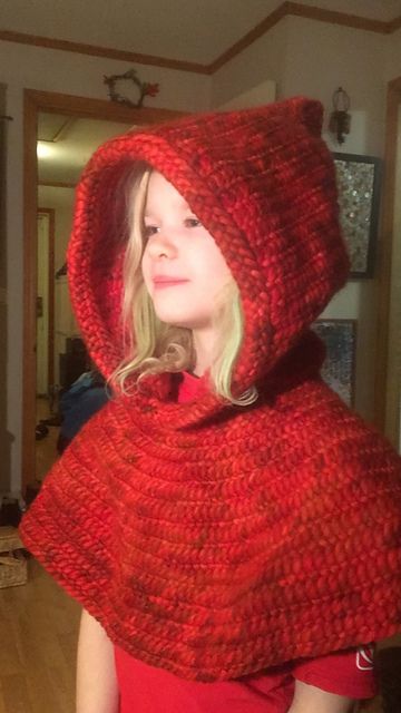 Ravelry: Tjaa's Hand-dyed Red Hood in Nålebinding / Needle-binding