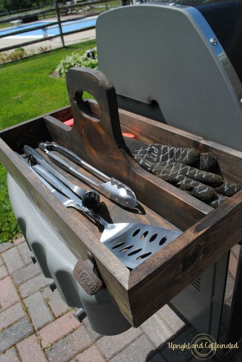 Organize grill accessories with this DIY grill tool box! This makes a great gift for dad or the BBQ master in your family! Utensil Storage Ideas, Bbq Utensil Storage, Bbq Tools Storage, Bbq Utensil Holder, Grilling Gadgets, Grill Accessories Storage, Diy Grill, Grilling Utensils, Diy Bbq