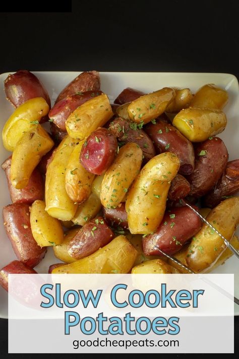 You only need six ingredients to make these delicious Garlic Potatoes in the slow cooker. You're going to love this easy Crockpot Potatoes recipe. It's a delicious potato side dish. Mini Potatoes In Crockpot, Potato Side Dishes Crockpot, Potatoes Recipes Crockpot, Easy Crockpot Potatoes, Crockpot Potatoes, Potato Recipes Crockpot, Best Easy Dinner Recipes, Easy Vegetable Recipes, Slow Cooker Potatoes