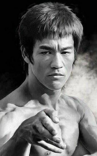 Bruce Lee Family, Bruce Lee Pictures, Way Of The Dragon, Bruce Lee Art, Bruce Lee Martial Arts, Bruce Lee Quotes, Bruce Lee Photos, Brandon Lee, Enter The Dragon