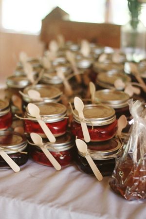 Family Reunion Food, Family Reunion Activities, Family Reunion Favors, Family Reunion Games, Family Reunion Planning, Dessert In A Jar, Family Get Together, Mini Pies, Family Picnic