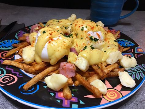 Eggs Benny Poutine Recipe • A Tasty Twist on a Classic! | Club Foody Breakfast Poutine Recipe, Eggs Benny Recipe, Poutine Recipe, Homemade Pancake Mix, Eggs Benny, Pea And Ham Soup, Brunch Items, Homemade French Fries, Bread Soft