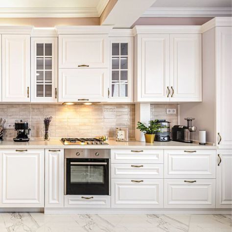 White kitchen with marble floor Kitchen With Marble Floor, White Kitchen With Marble, Moon White Granite, Marble Floor Kitchen, Kitchen Cabinets White, Kitchen With Marble, Light Floors, White Marble Kitchen, White Shaker Cabinets